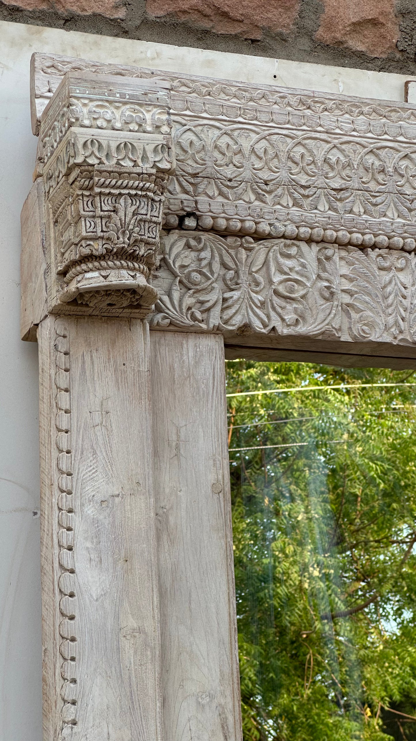 Detailed Sundar Mirror Bleach Chalky Bleach