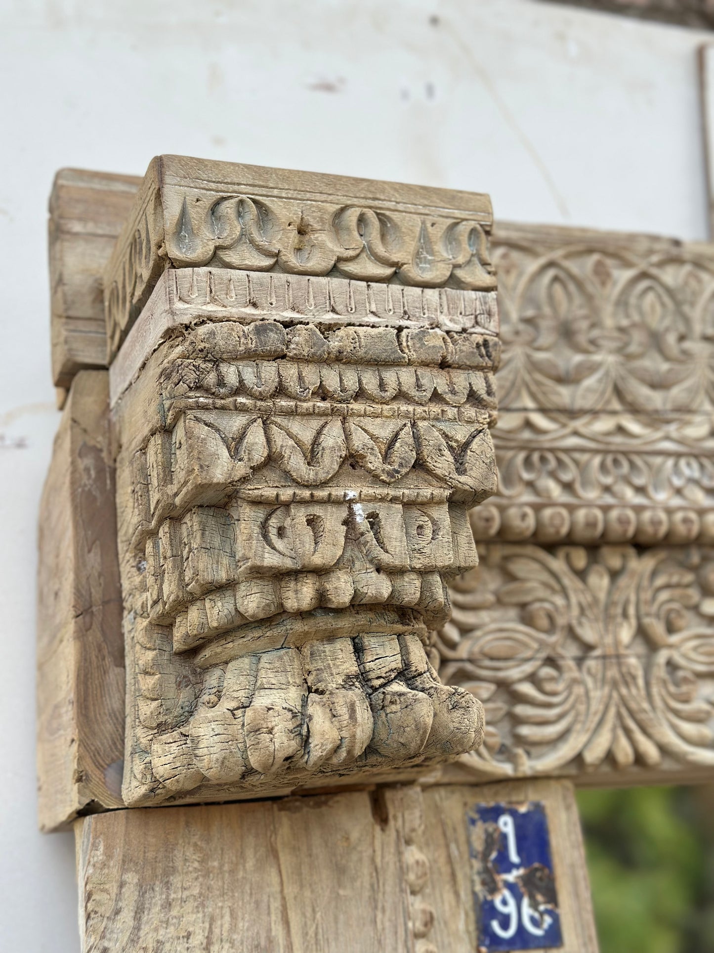 Detailed Sundar Mirror Bleach